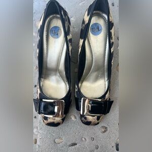 Bandolino shoes, size 7.5 clean, no stains.